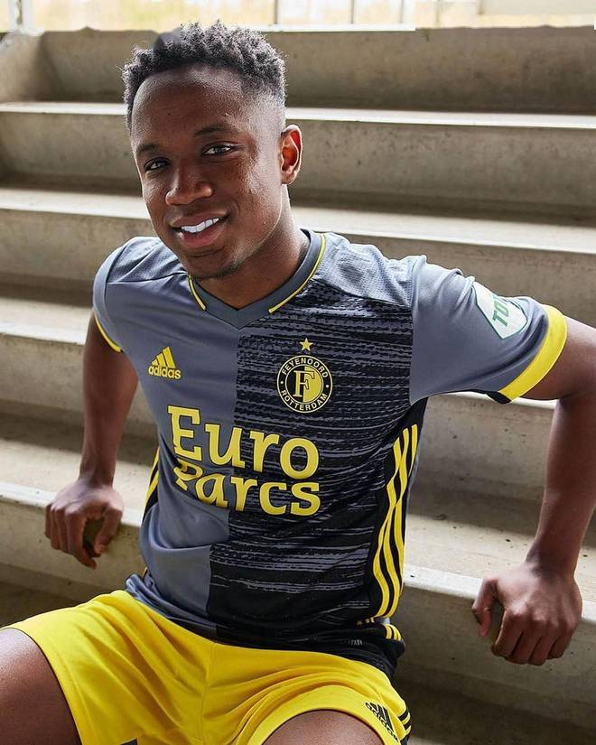 关于今夜突围战来临；波士顿凯尔特人围绕荷甲调整名单；态度坚定；赛程密集仍需轮换的信息-华体会