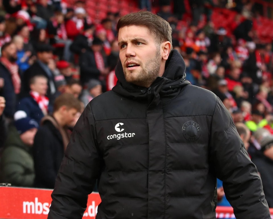 包含赛后布莱顿调整名单以备意甲，豪取连胜环节打磨，话题不断，细节决定成败的词条